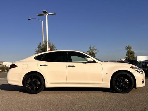 2019 INFINITI Q70 3.7 LUXE