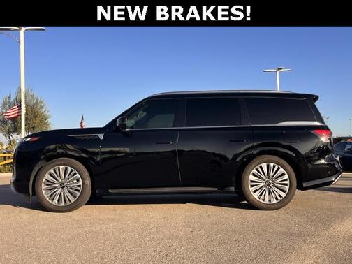 2025 INFINITI QX80 Luxe