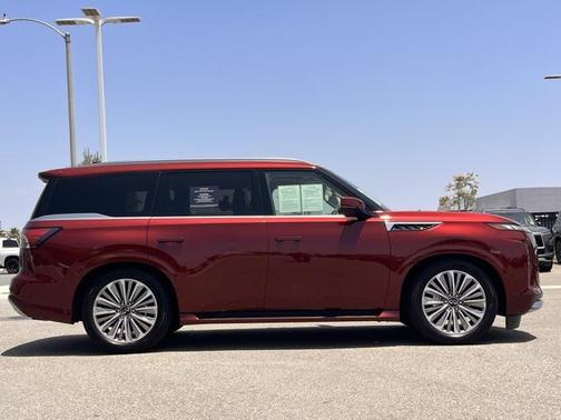2025 INFINITI QX80 SENSORY AWD