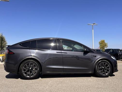 2024 Tesla Model X Long Range