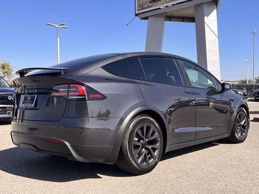 2024 Tesla Model X Long Range