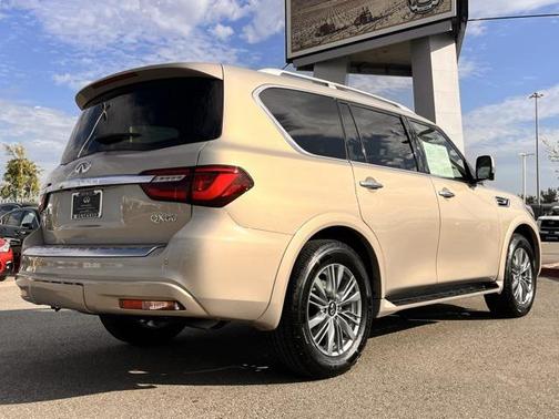 2022 INFINITI QX80 Luxe