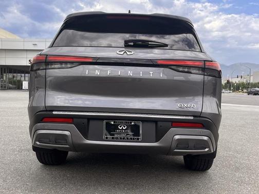 2022 INFINITI QX60 Luxe