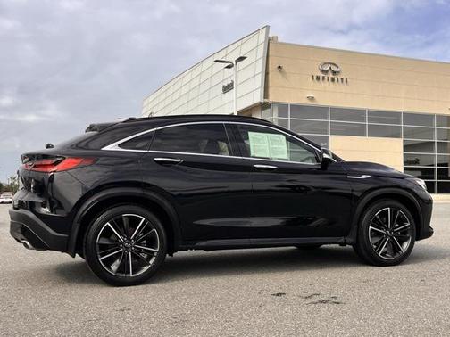 2023 INFINITI QX55 LUXE