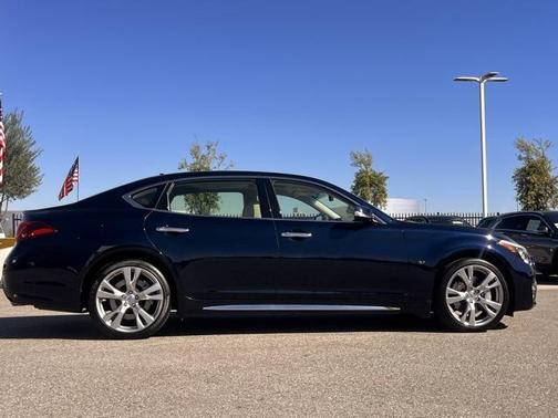 2017 INFINITI Q70L 3.7