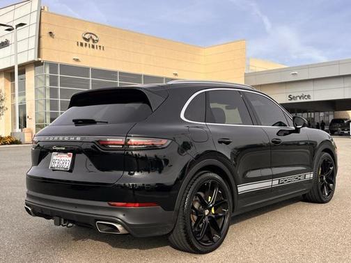 2022 Porsche Cayenne Cayenne E-Hybrid Platinum Edition