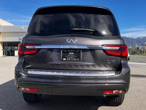2022 INFINITI QX80 Luxe