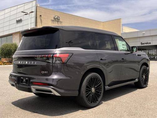 2025 INFINITI QX80 Luxe
