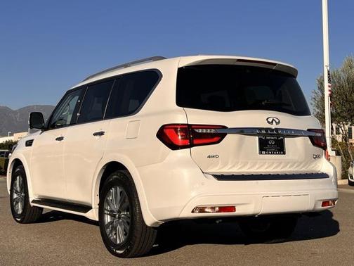 2024 INFINITI QX80 Luxe