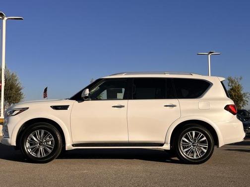 2024 INFINITI QX80 Luxe