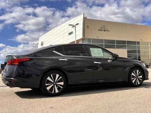 2021 Nissan Altima 2.5 SV