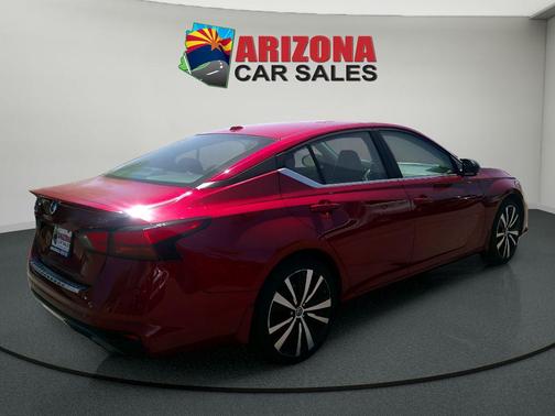 2021 Nissan Altima SR FWD