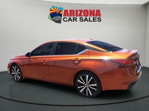 2022 Nissan Altima SR FWD