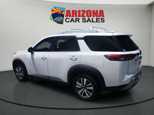 2023 Nissan Pathfinder SL 4WD