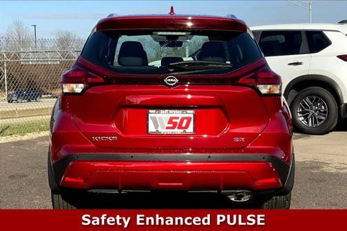 2022 Nissan Kicks SR