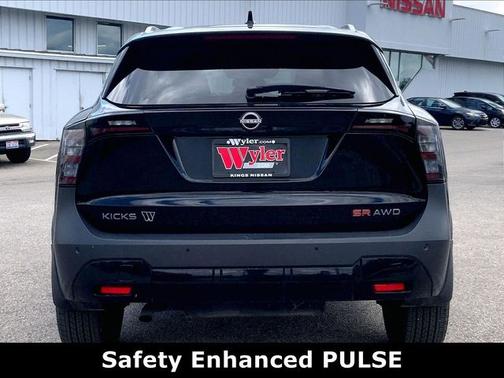 Super Black 2025 Nissan Kicks SR