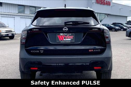 Super Black 2025 Nissan Kicks SR