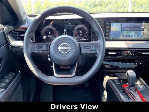 Super Black 2025 Nissan Kicks SR