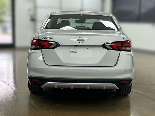 Brilliant Silver Metallic 2025 Nissan Versa 1.6 SV