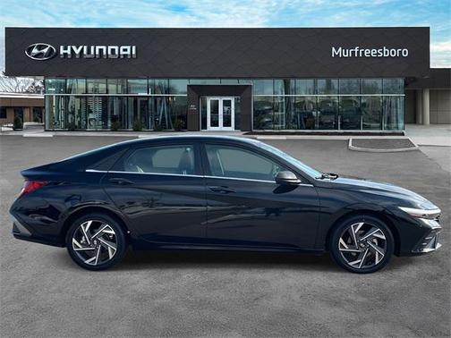 2025 Hyundai ELANTRA SEL