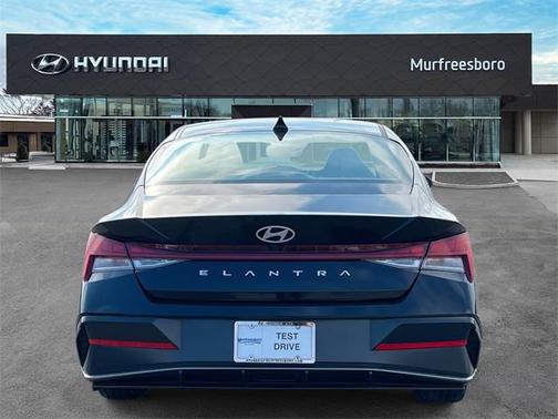 2025 Hyundai ELANTRA SEL