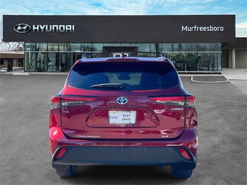 2022 Toyota Highlander Hybrid XLE