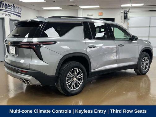 Sterling Gray Metallic 2024 Chevrolet Traverse LT