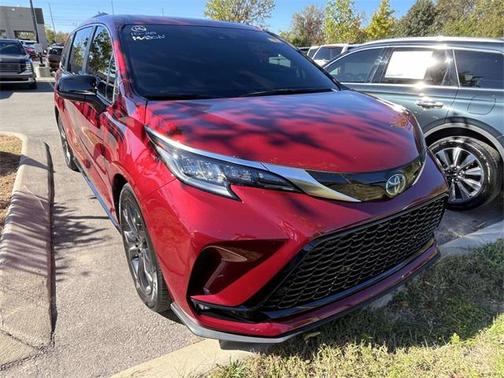 2023 Toyota Sienna XSE 7 Passenger