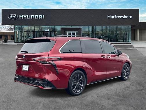 2023 Toyota Sienna XSE 7 Passenger