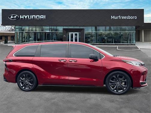 2023 Toyota Sienna XSE 7 Passenger