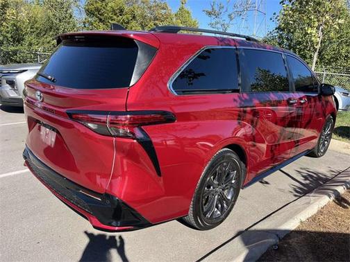2023 Toyota Sienna XSE 7 Passenger