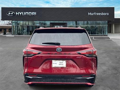 2023 Toyota Sienna XSE 7 Passenger