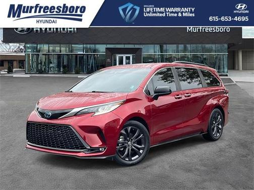 2023 Toyota Sienna XSE 7 Passenger