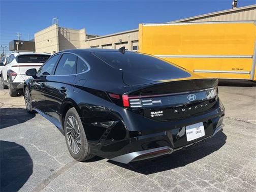 2025 Hyundai SONATA Hybrid Limited