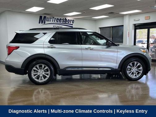 Iconic Silver Metallic 2024 Ford Explorer XLT