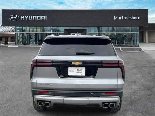 2024 Chevrolet Traverse LT