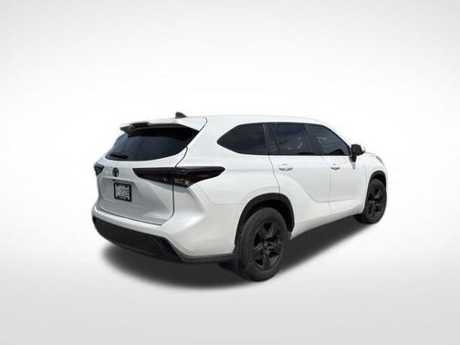 Wind Chill Pearl 2023 Toyota Highlander LE