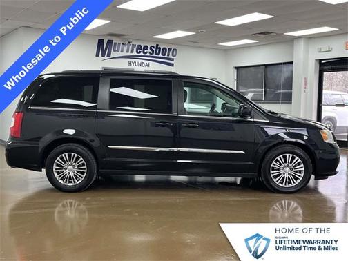 2014 Chrysler Town & Country Touring-L