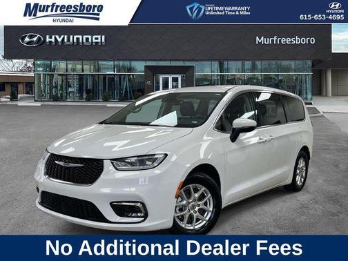 Bright White Clearcoat 2023 Chrysler Pacifica Touring L