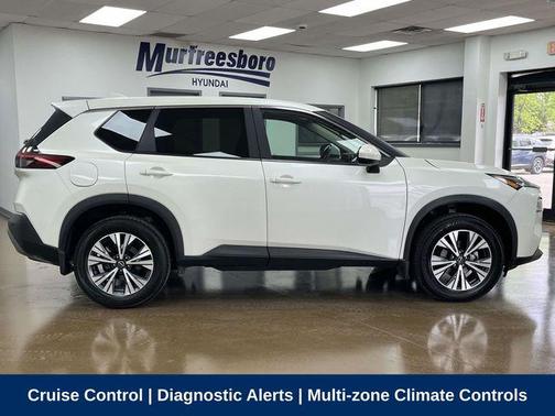 Pearl White Tricoat 2023 Nissan Rogue SV