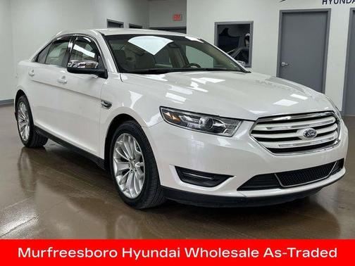 White Platinum Clearcoat Metallic 2018 Ford Taurus Limited