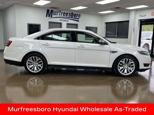 White Platinum Clearcoat Metallic 2018 Ford Taurus Limited