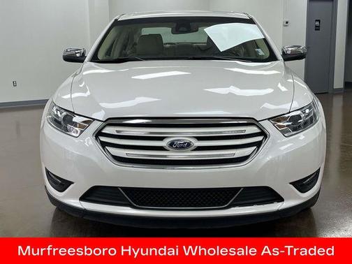 White Platinum Clearcoat Metallic 2018 Ford Taurus Limited