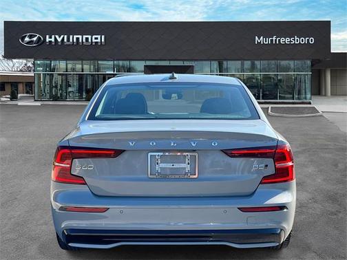 2024 Volvo S60 B5 Plus Dark Theme