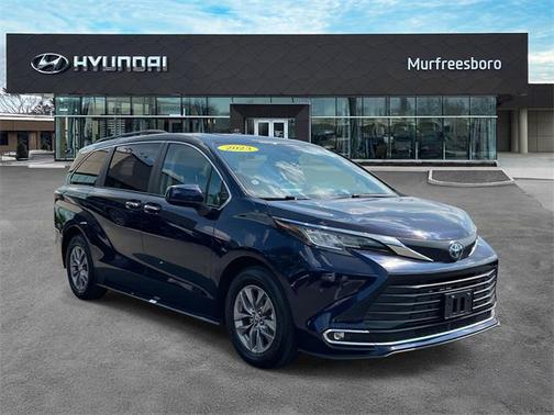2023 Toyota Sienna XLE 7 Passenger