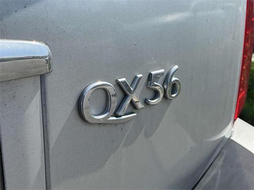 2004 INFINITI QX56 Base