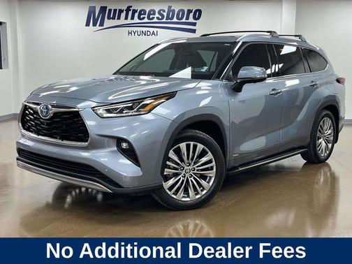 Moon Dust 2024 Toyota Highlander Hybrid Platinum