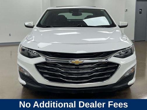 Summit White 2024 Chevrolet Malibu FWD 1LT