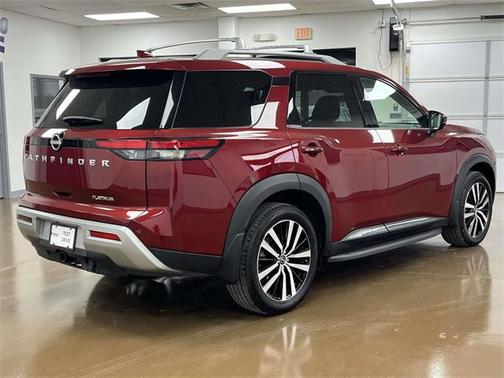 2025 Nissan Pathfinder Platinum FWD
