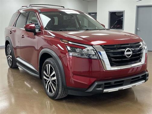 2025 Nissan Pathfinder Platinum FWD